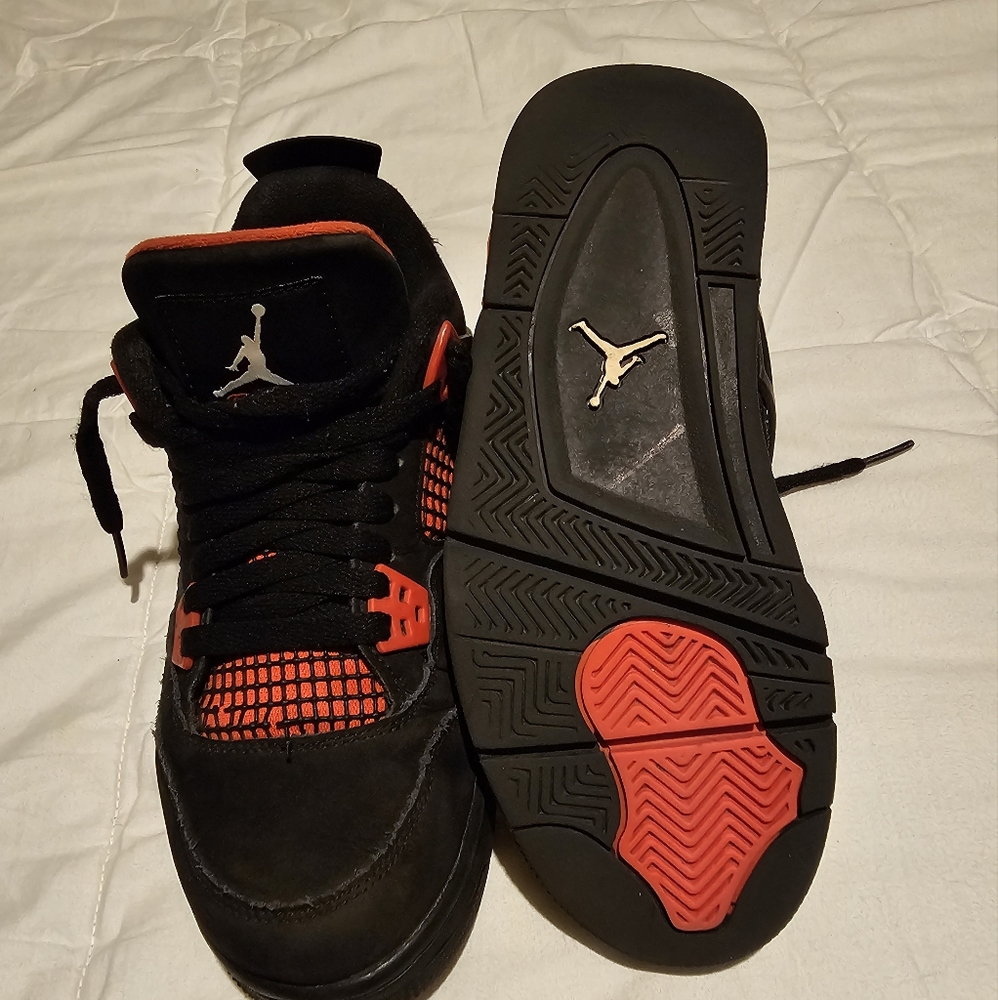 Jordan 4 red thunder